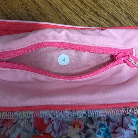 Lululemon OG Floral Speed Short - Picture 3 of 4